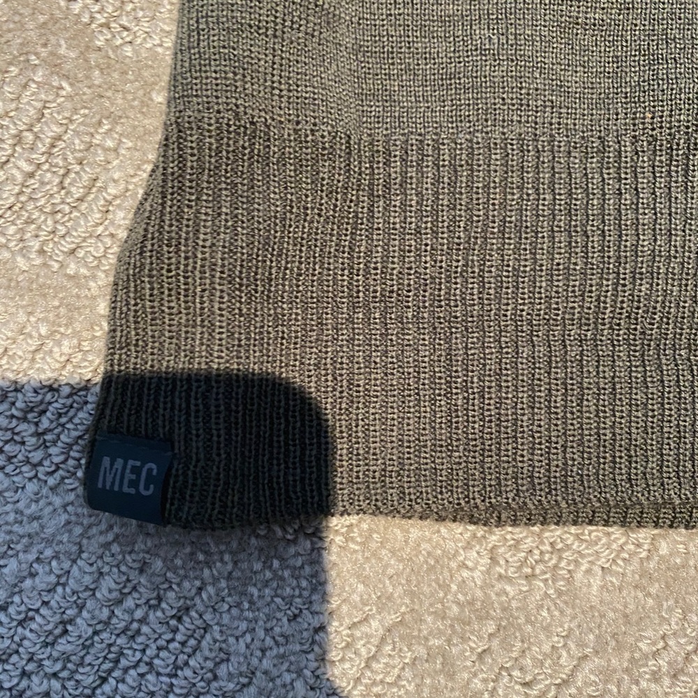 MEC Toque - Picture 2 of 2